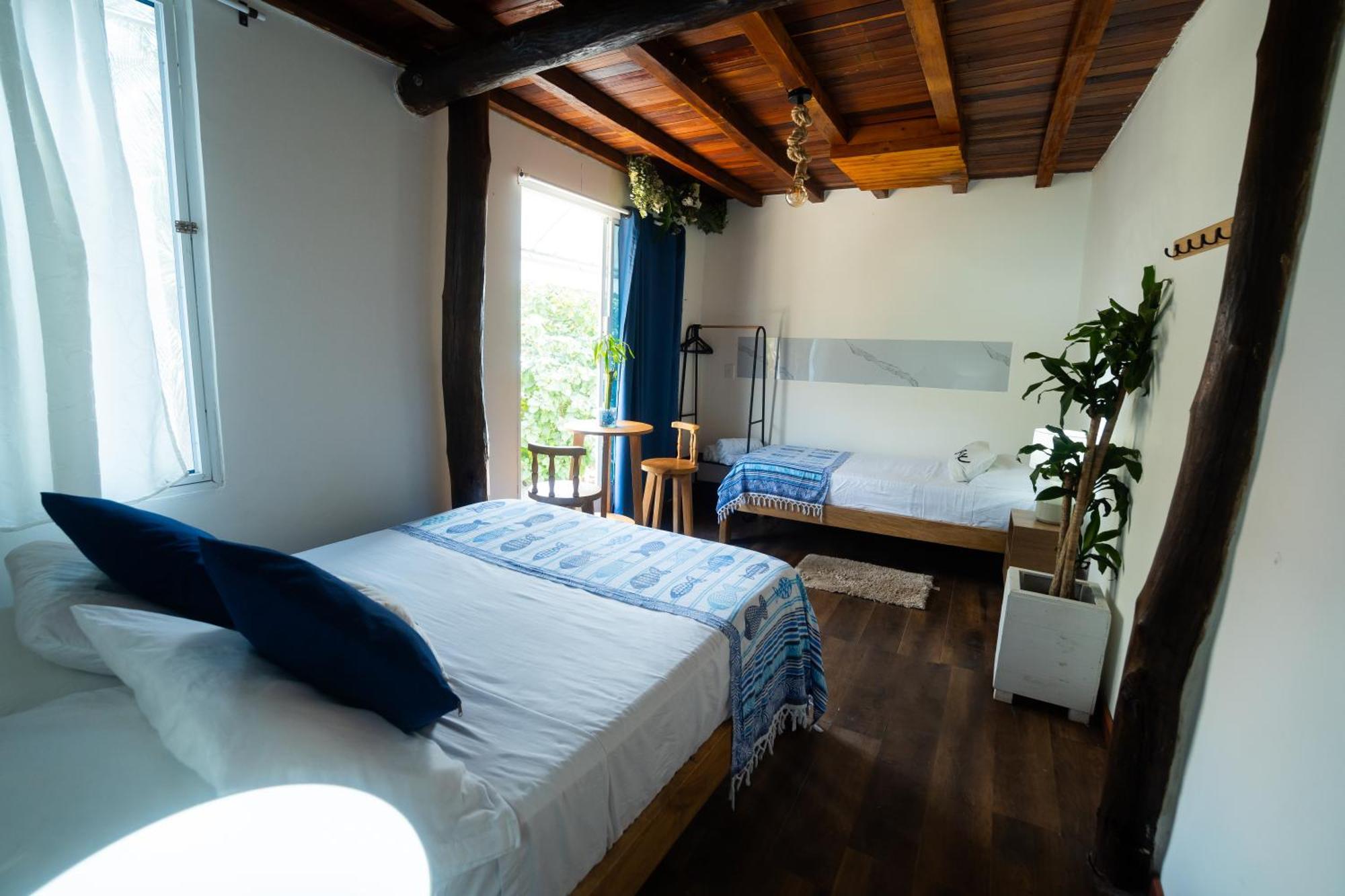 Cristal Blue Baru Hotel Pendales Buitenkant foto